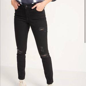 Distressed High-Rise Black Skinny Jeans